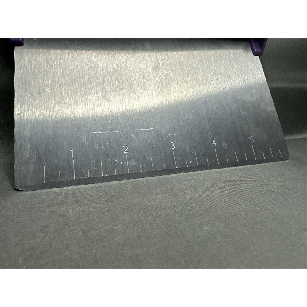 Wilton Stainless-Steel Bench Scraper/Chopper/With Ruler 6” - Picture 5 of 8